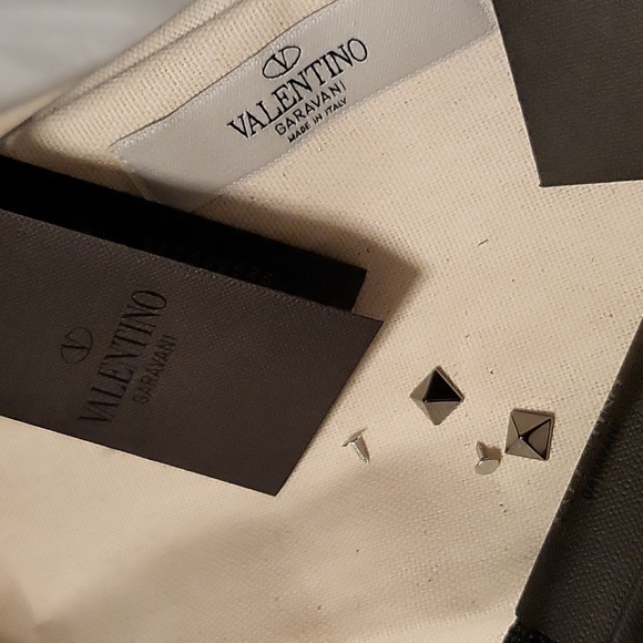 ๐ฏAuth Valentino sneakers 38 with original box and accessories - Picture 15 of 17